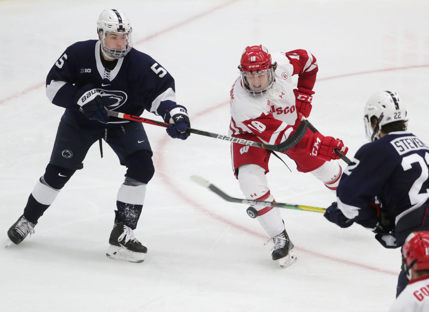 08BadgersHockey1487AJA-11232020202827